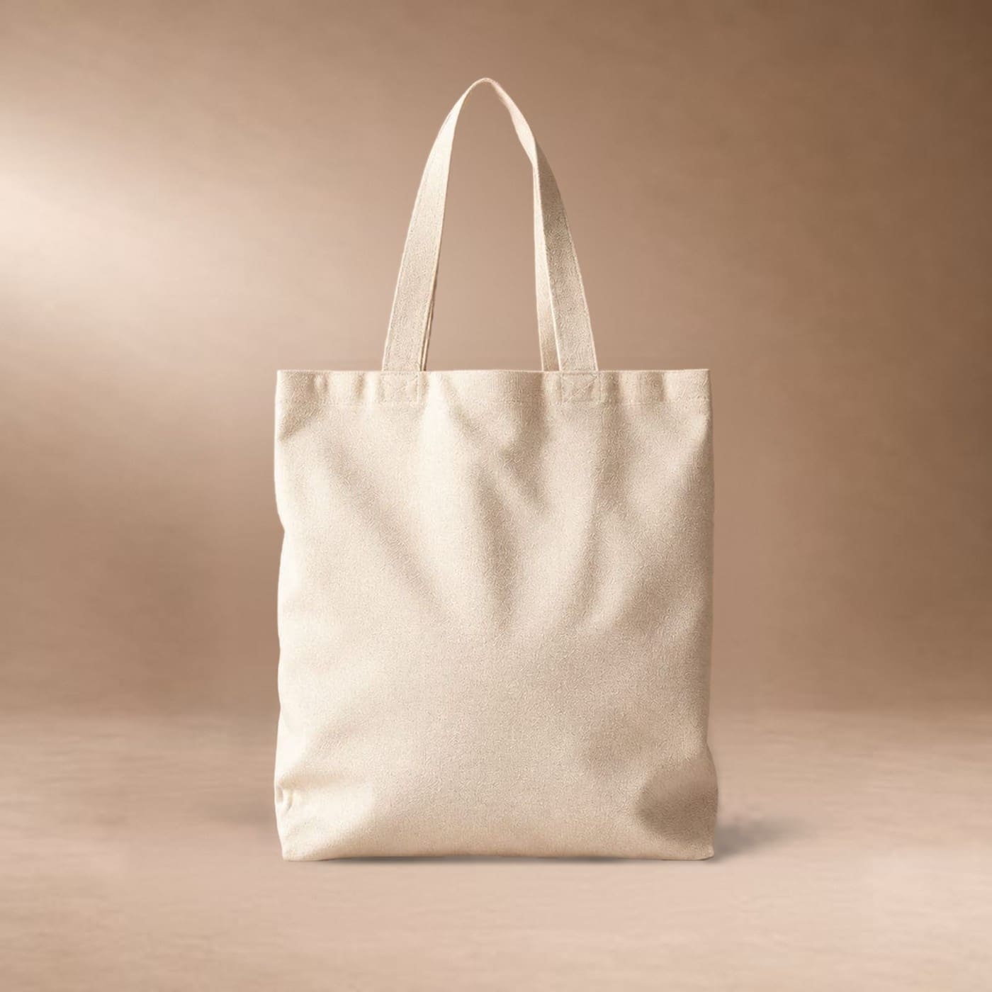 Tote bag personnalisable en coton bio écru, présenté sans marquage